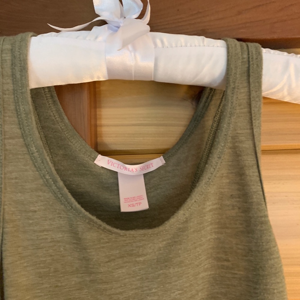 VS olive heathered tank - Picture 2 of 6